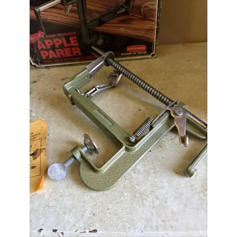 Vintage Back to Basics Peel Away Apple Corer Peeler Parer